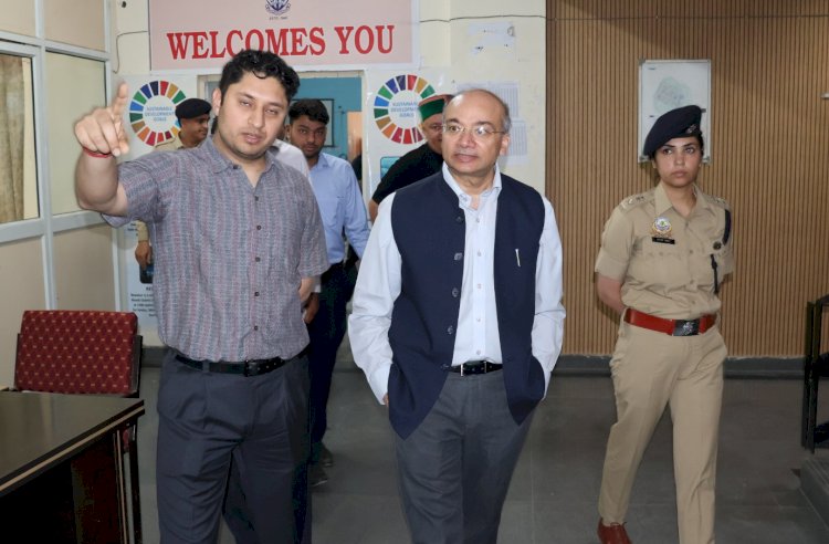 मुख्य निर्वाचन अधिकारी ने मंडी में लिया चुनावी प्रबंधों का जायजा, मतदान प्रतिशतता बढ़ाने की आवश्यकता पर दिया बल