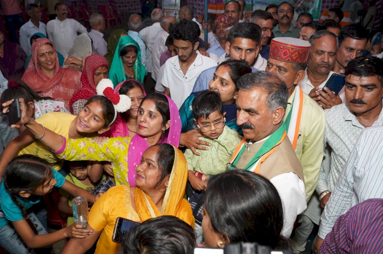 मुख्यमंत्री ने कहा हमीरपुर जिला के मुख्यमंत्रियों को पचा नहीं पाते बिकाऊ पूर्व विधायक