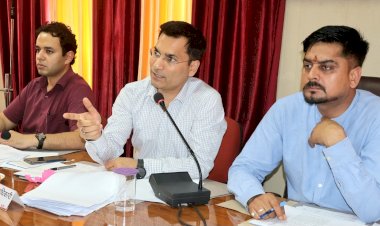 जिला परिषद की त्रैमासिक बैठक आयोजित , सड़क, शिक्षा, स्वास्थ्य, पेयजल संबंधी मुद्दों पर हुई चर्चा