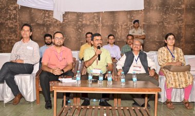 मतदान प्रक्रिया को सजगता और गंभीरता के साथ समझें : चंद्रभूषण त्रिपाठी