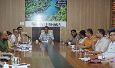 सिरमौर जिला में स्वच्छता ग्रीन लीफ रेटिंग पहल शुरू, डी.सी. ने स्वच्छता ग्रीन लीफ रेटिंग प्रणाली को लेकर ली बैठक