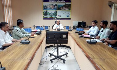 व्यय पर्यवेक्षक ने किया उम्मीदवारों के व्यय रजिस्टरों का प्रथम निरीक्षण