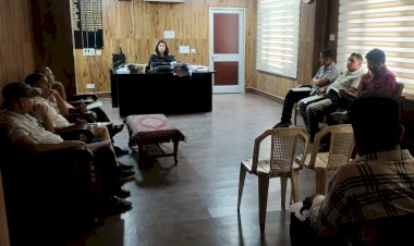 एसडीएम ने की महिला एवं बाल विकास योजनाओं की समीक्षा