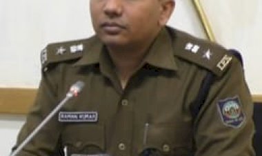 बीती रात पुलिस ने दो ट्रकों बरामद की अवैध देशी शराब की 325 पेटियां