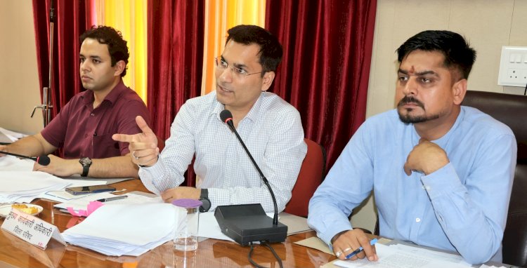 जिला परिषद की त्रैमासिक बैठक आयोजित , सड़क, शिक्षा, स्वास्थ्य, पेयजल संबंधी मुद्दों पर हुई चर्चा