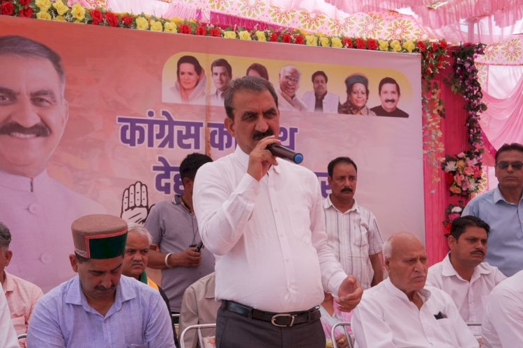 कमल ख़रीदककर चुनाव लड़ रहे पूर्व विधायकों के साथ नहीं भाजपा के ईमानदार कार्यकर्ता : मुख्यमंत्री