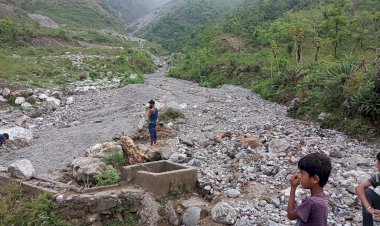 दाना गांव में मारसिद्ध मंदिर क्षतिग्रस्त, बादल फटने की आशंका