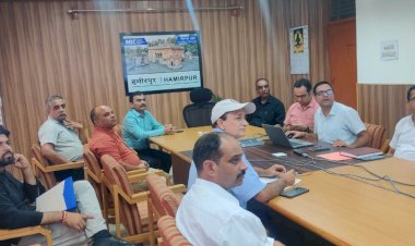 मतदान टीमों को आवंटित किए मतदान केंद्र