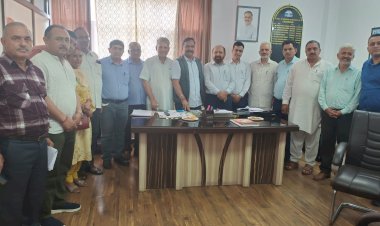 भवन और अन्य निर्माण श्रमिक कल्याण बोर्ड की बैठक में विभिन्न मुद्दों पर चर्चा हुई