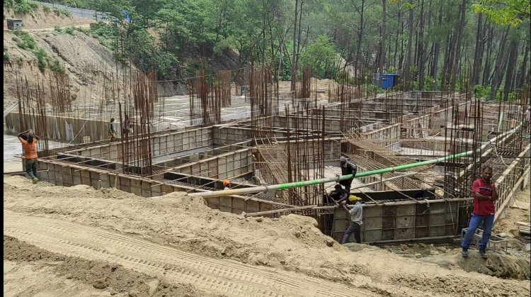 हमीरपुर में 65 करोड़ रुपये की लागत से बन रहा है अत्याधुनिक बस स्टैंड