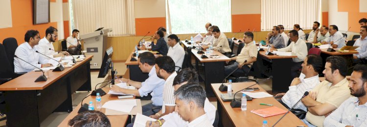 प्लानिंग के तहत विकास कार्यों के यूसी पोर्टल पर करें अपलोड.. कार्य आरंभ नहीं होने पर फंड्स करें वापिस: डीसी