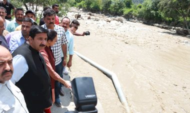 उप मुख्यमंत्री ने कुर्पन खड्ड पेयजल योजना को हुए नुकसान का लिया जायजा