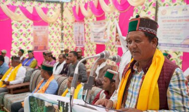 बेटियों को शिक्षित कर, स्वयं सहित देश व प्रदेश को करवाएं गौरवान्वित - जगत सिंह नेगी