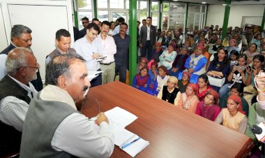 मुख्यमंत्री से लूहरी और सुन्नी जलविद्युत परियोजना के प्रभावितों ने की भेंट