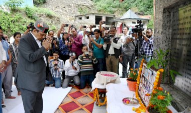 स्वास्थ्य मंत्री ने शिव बावड़ी हादसे में जान गंवाने वालों को दी श्रद्धांजलि