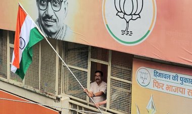 भाजपा प्रदेश संगठन महामंत्री सिद्धार्थन ने प्रदेश मुख्यालय पर फहराया तिरंगा 