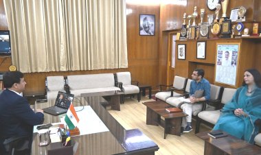 विशेष राहत पैकेज को लेकर उपायुक्त ने की समीक्षा बैठक