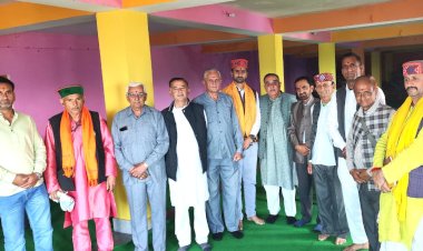 भाट्ट ब्राह्मण कल्याण समिति की कार्यकारिणी की विशेष बैठक हरिपुरधार में संपन्न