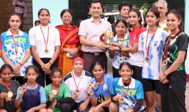 हॉकी स्पोर्ट्स छात्रावास सुंदरनगर ने जीती पड्डल मैदान में आयोजित हॉकी प्रतियोगिता