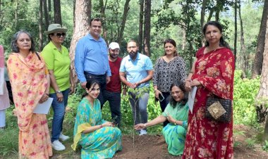 महाराज उदय प्रकाश की 70वीं जयंती पर शमशेर विला राउंड में रोपित किए अलग-अलग प्रजाति के 70 पौधे