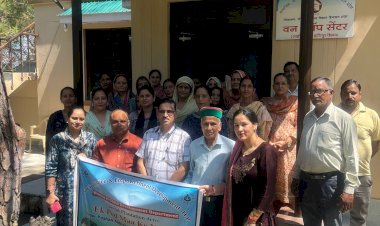 ‘एक पेड़ मां के नाम’ लगाकर किया पोषण माह का आगाज