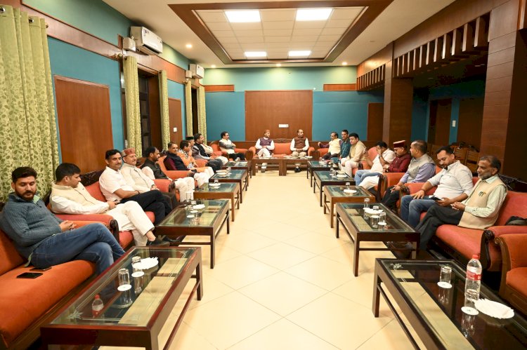 भाजपा विधायक दल की बैठक में. विधानसभा सत्र को लेकर हुई चर्चा