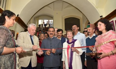 मुख्यमंत्री ने गेयटी थियेटर में ‘मास्टर्स यूनिवर्स’ प्रदर्शनी का शुभारम्भ किया