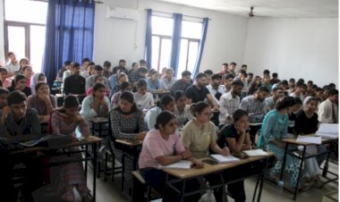 मैनेजमेंट के छात्रों को उद्योग जगत के  लिए तैयार करना आवश्यक: बसंल