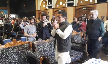 सफाई कर्मचारियों की मांगों पर सहानुभूति पूर्वक विचार करने के लिए शीघ्र बुलाई जाएगी बैठक - विक्रमादित्य सिंह