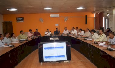 उपायुक्त ने एफसीए के 59 लंबित मामलों के निपटारे के लिए की समीक्षा