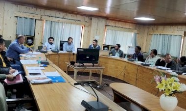 जनगणना कार्य की तैयारियों को लेकर केलांग में हुई बैठक