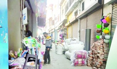 30 खाद्य वस्तुओं के भरे सैंपल, फूड सेफ्टी विभाग की कारवाई से दुकानदारों में मचा हड़कंप