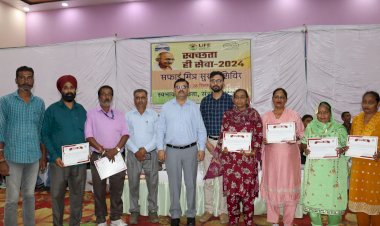 नाहन के एसएफडीए हॉल में सफाई मित्र सुरक्षा शिविर आयोजित