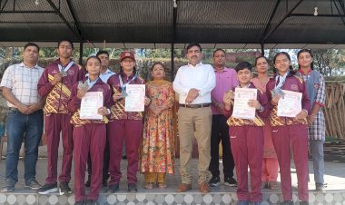 केंद्रीय विद्यालय हमीरपुर में किया राष्ट्रीय स्तर पर विजेता खिलाड़ियों को सम्मानित