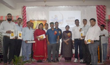 केवल पठानिया ने शाहपुर में 229 शिक्षकों को बांटे टेबलेट