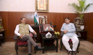 मुख्यमंत्री ने सड़कों, पुलों व रज्जूमार्ग परियोजनाओं पर नितिन गडकरी से चर्चा की