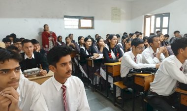 एकीकृत नशा निवारण एवं पुनर्वास केंद्र द्वारा राजकीय वरिष्ठ माध्यमिक विद्यालय सैंज  मे जागरूकता शिविर का आयोजन