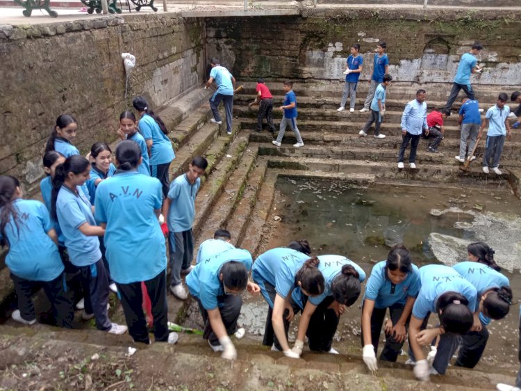 आदर्श मोनाल इको क्लब ने श्रमदान से संवारी बाउड़ी ....नौणी के बाग में लगाया एक दिवसीय कैम्प