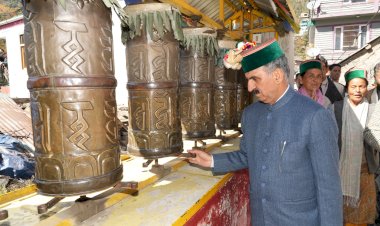 मुख्यमंत्री ने कल्पा में बालिका आश्रम का दौरा किया