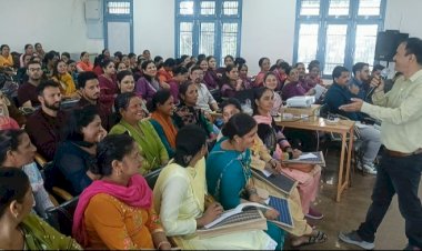 नाहन में स्वयं सहायता समूह की महिला के लिए जागरूकता कार्यशाला,