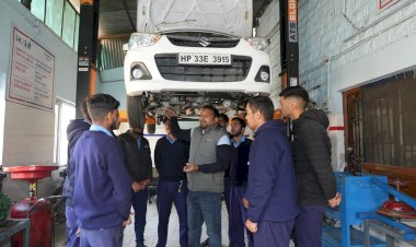 सरकार के महत्त्वाकांक्षी प्रयासों से युवाओं के लिए खुल रहे रोजगार और स्वरोजगार के द्वार..  प्रदेश में 128 युवा ले रहे हैं ड्रोन तकनीक का ज्ञान