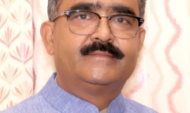 शिक्षा के मंदिरों में मटन-चिकन परोसने वाले अब मांग रहे जनता की रोटी का हिसाब : बिक्रम ठाकुर