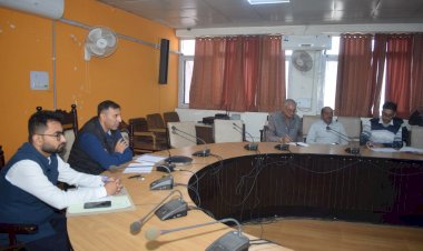 राजस्व मामलों में तेजी लाने के लिए डीसी दी सख्त हिदायत, अधिकारियों को दिया समयबद्ध समाधान का निर्देश