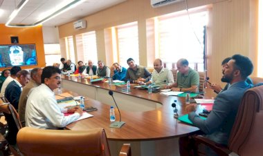 उपायुक्त ने माता श्री चिंतपूर्णी मंदिर की व्यवस्थाओं को लेकर अधिकारियों के साथ की बैठक