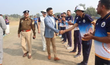 झलेड़ा में आयोजित क्रिकेट टूर्नामेंट के समापन समारोह में उपायुक्त ने की शिरकत