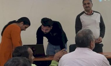 विश्वकर्मा प्रशिक्षुओं को बताई बैंकों की ऋण और बीमा योजनाएं