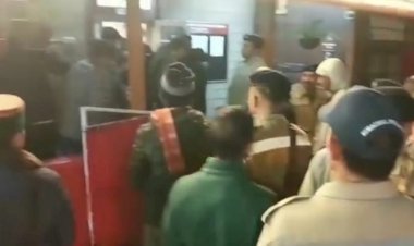 शिमला के स्वामी राम कृष्ण आश्रम में भक्त बने आंदोलनकारी, पुलिस मौके पर तैनात