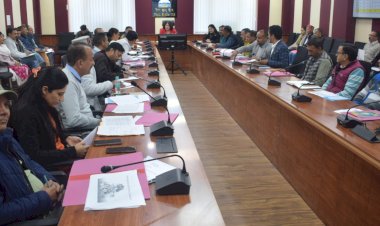 उपायुक्त ने  बीडीओ, तकनीकी सहायकों, पंचायत इंस्पेक्टरों   की बैठक में दिए निर्देश