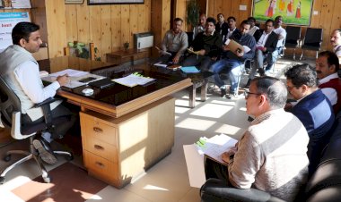 कांगड़ा जिला में 43 पात्र गांवों में से एक बनेगा माॅडल सोलर विलेज: डीसी