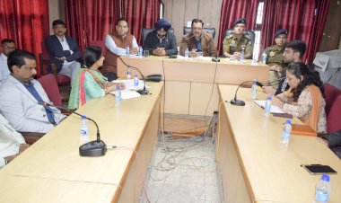 ज़िला स्तरीय रेडक्रॉस मेले के सम्बन्ध में समीक्षा बैठक आयोजित